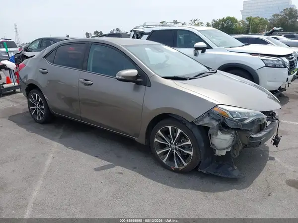 5YFBURHE5JP803377 2018 TOYOTA COROLLA - Image 1