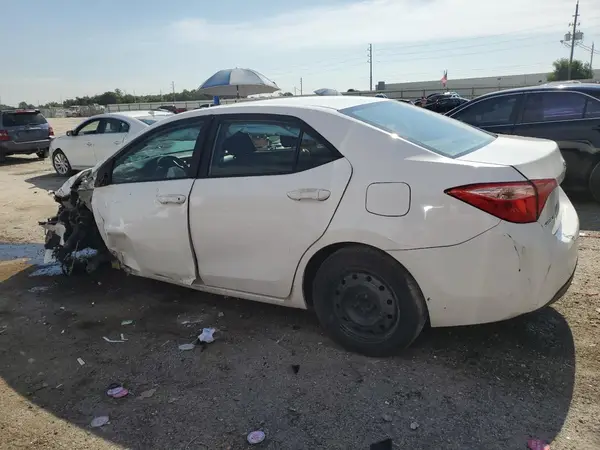 5YFBURHE5JP804397 2018 TOYOTA COROLLA - Image 2