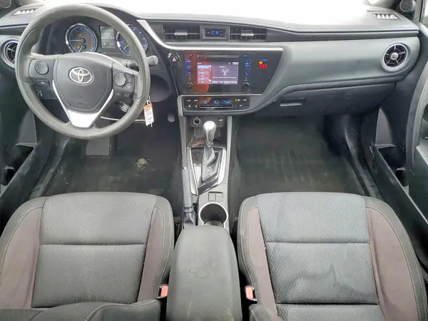 5YFBURHE5JP805064 2018 TOYOTA COROLLA - Image 8