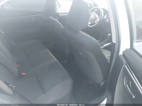 5YFBURHE5JP805081 2018 TOYOTA COROLLA - Image 8