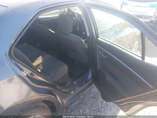 5YFBURHE5JP805467 2018 TOYOTA COROLLA - Image 8