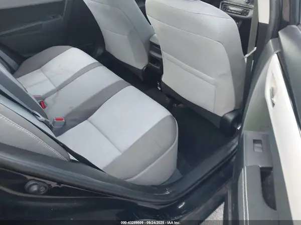 5YFBURHE5JP806361 2018 TOYOTA COROLLA - Image 8