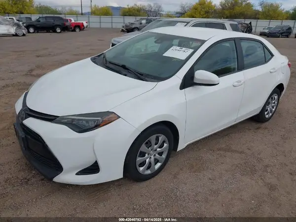 5YFBURHE5JP809342 2018 TOYOTA COROLLA - Image 2