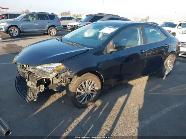 5YFBURHE5JP812502 2018 TOYOTA COROLLA - Image 2