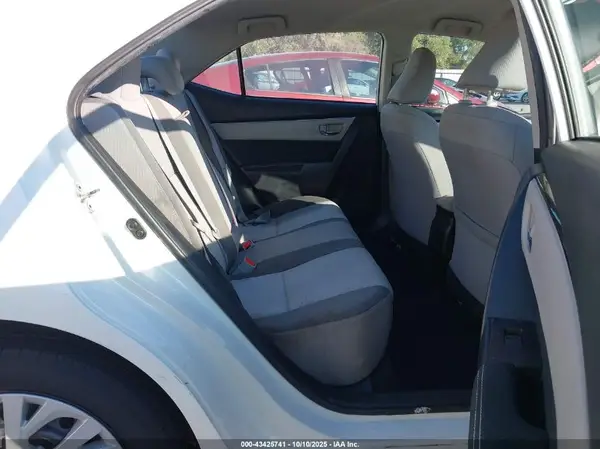 5YFBURHE5JP813715 2018 TOYOTA COROLLA - Image 8