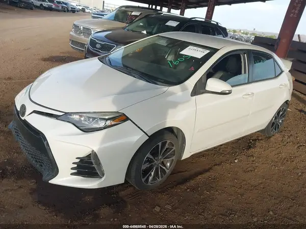 5YFBURHE5JP813858 2018 TOYOTA COROLLA - Image 2