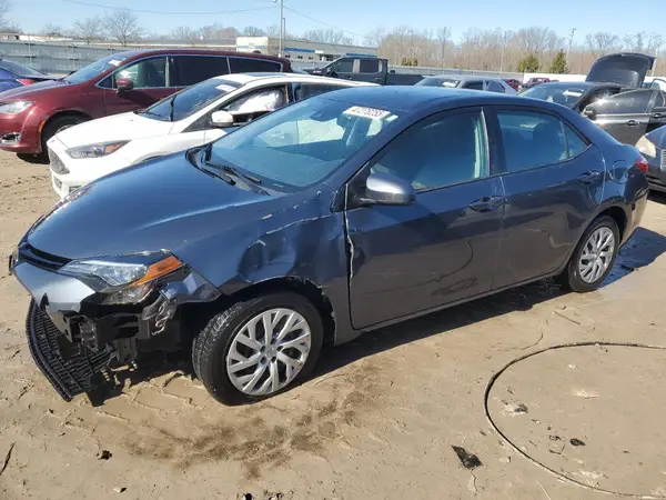 5YFBURHE5JP814508 2018 TOYOTA COROLLA - Image 1