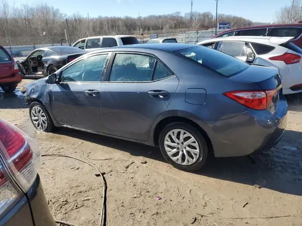 5YFBURHE5JP814508 2018 TOYOTA COROLLA - Image 2