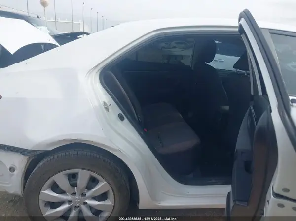 5YFBURHE5JP814573 2018 TOYOTA COROLLA - Image 8