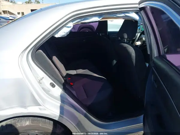 5YFBURHE5JP815206 2018 TOYOTA COROLLA - Image 8