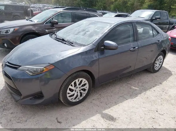 5YFBURHE5JP816338 2018 TOYOTA COROLLA - Image 2