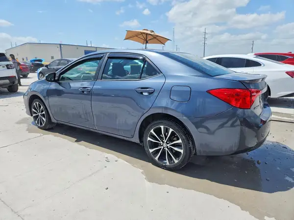 5YFBURHE5JP816565 2018 TOYOTA COROLLA - Image 2
