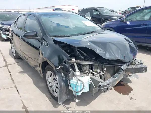 5YFBURHE5JP816601 2018 TOYOTA COROLLA - Image 1