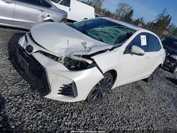 5YFBURHE5JP816999 2018 TOYOTA COROLLA - Image 2