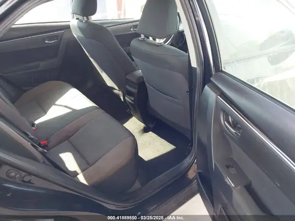 5YFBURHE5JP817182 2018 TOYOTA COROLLA - Image 8