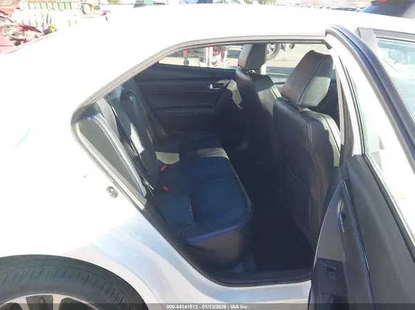 5YFBURHE5JP817778 2018 TOYOTA COROLLA - Image 8