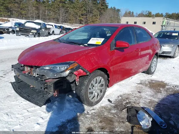 5YFBURHE5JP818803 2018 TOYOTA COROLLA - Image 2
