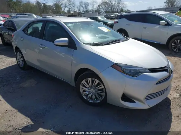 5YFBURHE5JP819398 2018 TOYOTA COROLLA - Image 1