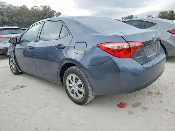 5YFBURHE5JP819711 2018 TOYOTA COROLLA - Image 2