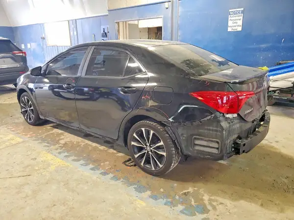 5YFBURHE5JP820017 2018 TOYOTA COROLLA - Image 2