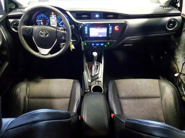 5YFBURHE5JP820017 2018 TOYOTA COROLLA - Image 8