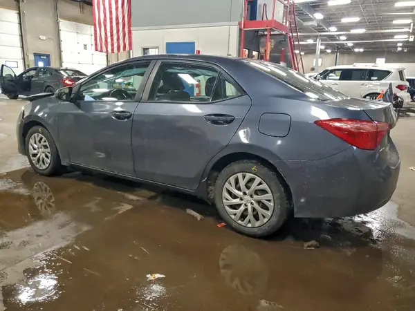 5YFBURHE5JP822298 2018 TOYOTA COROLLA - Image 2