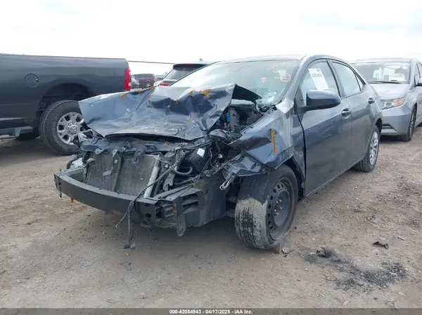 5YFBURHE5JP822480 2018 TOYOTA COROLLA - Image 2