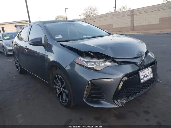 5YFBURHE5JP823211 2018 TOYOTA COROLLA - Image 1