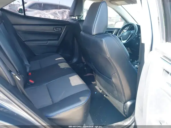 5YFBURHE5JP824276 2018 TOYOTA COROLLA - Image 8