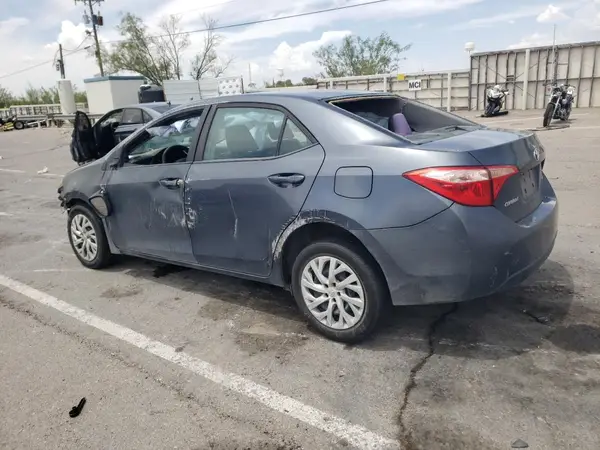 5YFBURHE5JP824536 2018 TOYOTA COROLLA - Image 2