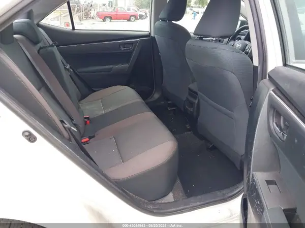 5YFBURHE5JP825508 2018 TOYOTA COROLLA - Image 8