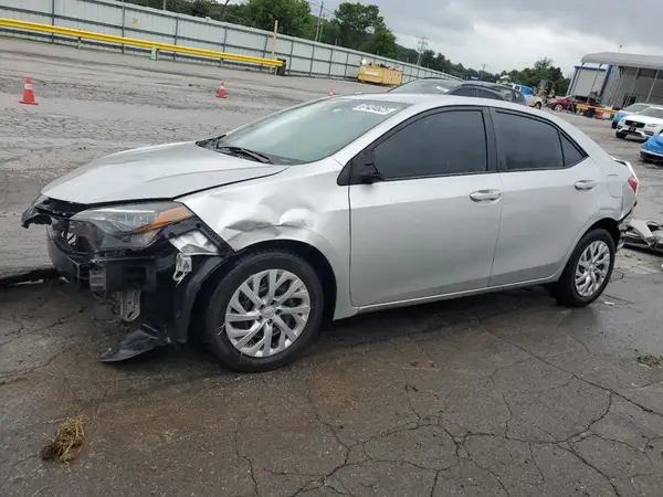 5YFBURHE5JP825511 2018 TOYOTA COROLLA - Image 1