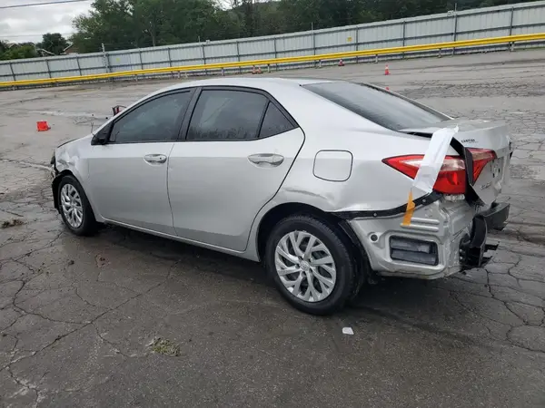 5YFBURHE5JP825511 2018 TOYOTA COROLLA - Image 2