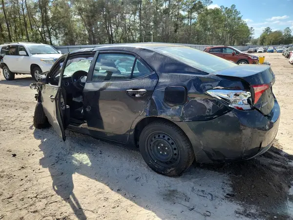 5YFBURHE5JP825749 2018 TOYOTA COROLLA - Image 2