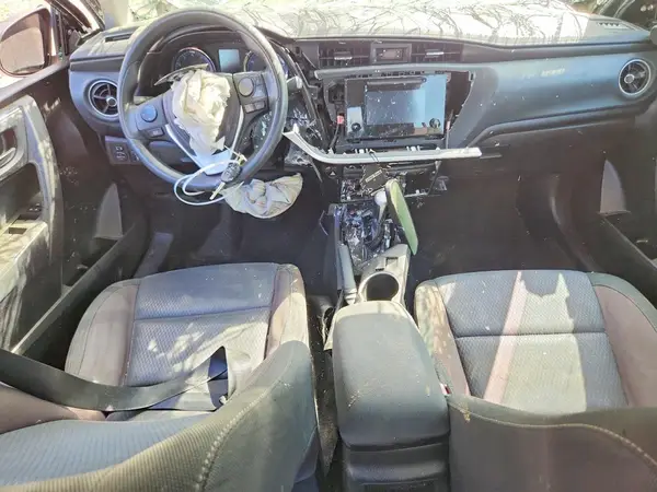 5YFBURHE5JP825749 2018 TOYOTA COROLLA - Image 8