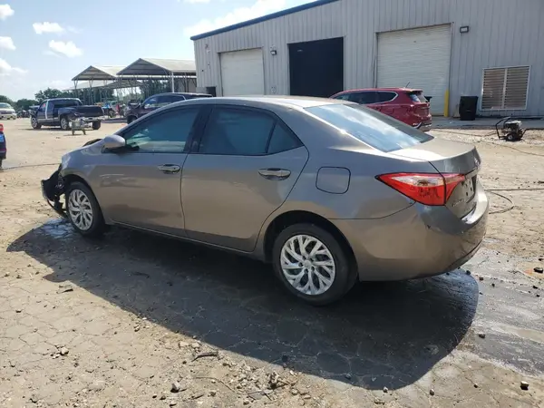 5YFBURHE5JP826299 2018 TOYOTA COROLLA - Image 2