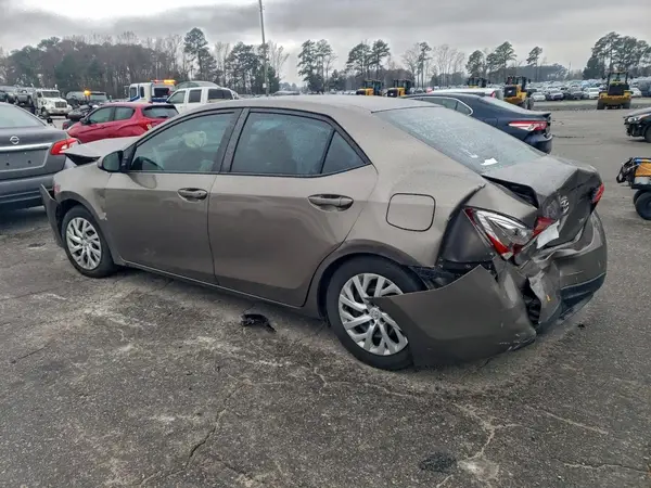 5YFBURHE5JP827257 2018 TOYOTA COROLLA - Image 2