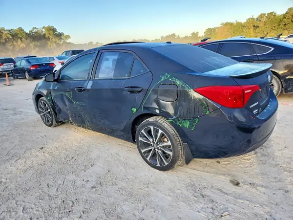 5YFBURHE5JP827615 2018 TOYOTA COROLLA - Image 2