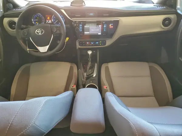 5YFBURHE5JP828246 2018 TOYOTA COROLLA - Image 8