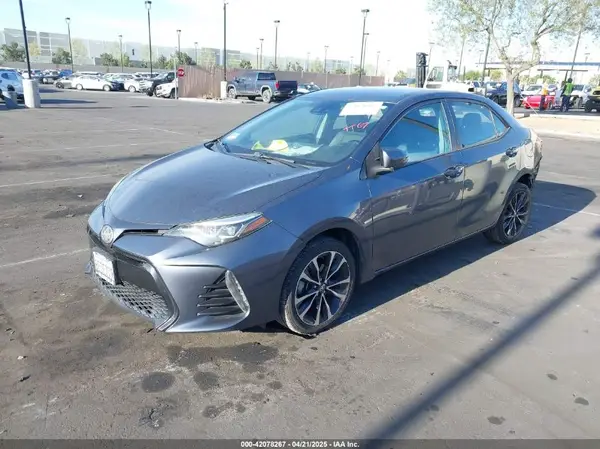 5YFBURHE5JP829297 2018 TOYOTA COROLLA - Image 2
