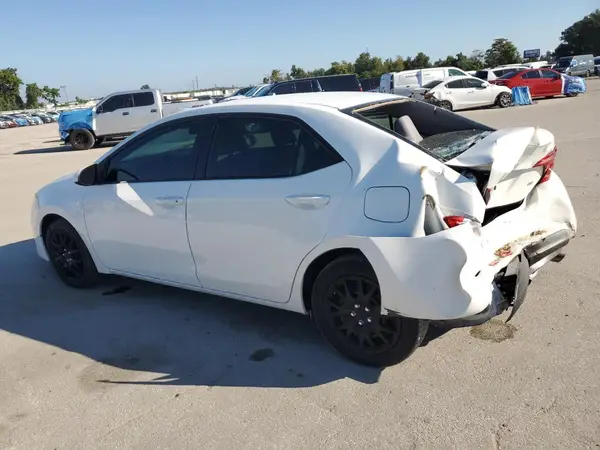 5YFBURHE5JP831597 2018 TOYOTA COROLLA - Image 2
