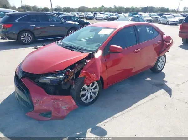 5YFBURHE5JP832314 2018 TOYOTA COROLLA - Image 2