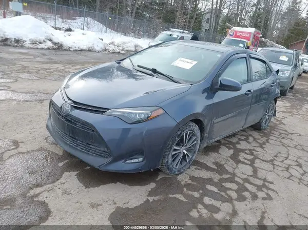 5YFBURHE5JP832507 2018 TOYOTA COROLLA - Image 2