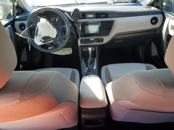 5YFBURHE5JP833060 2018 TOYOTA COROLLA - Image 8
