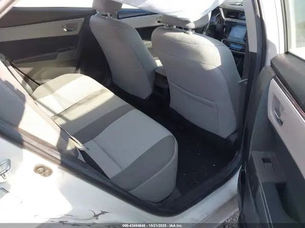 5YFBURHE5JP835214 2018 TOYOTA COROLLA - Image 8