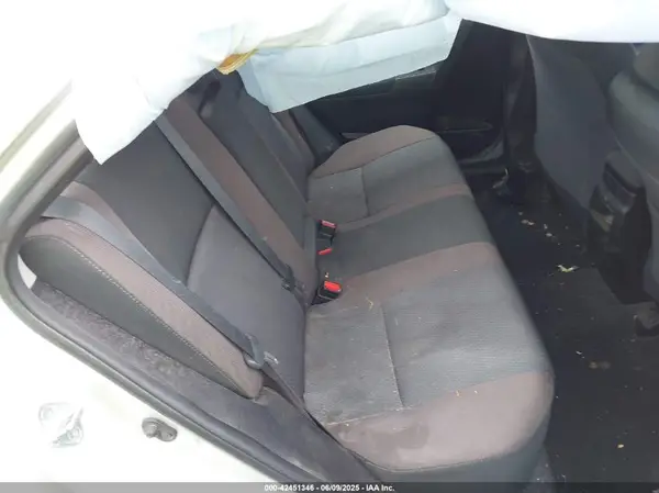 5YFBURHE5JP837674 2018 TOYOTA COROLLA - Image 8