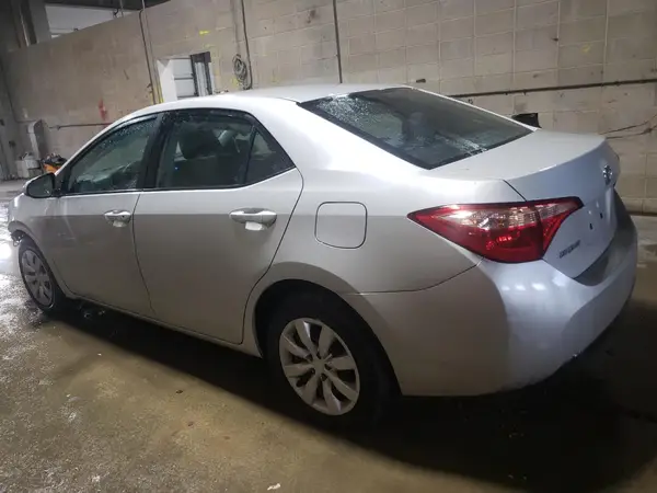 5YFBURHE5JP838985 2018 TOYOTA COROLLA - Image 2