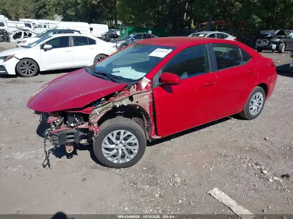 5YFBURHE5JP839277 2018 TOYOTA COROLLA - Image 2