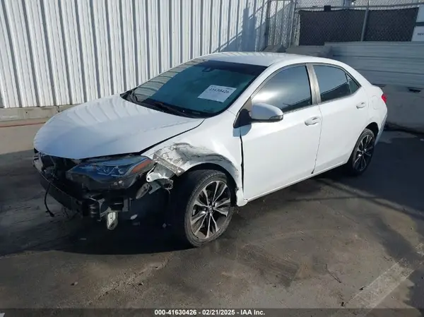 5YFBURHE5JP839425 2018 TOYOTA COROLLA - Image 2