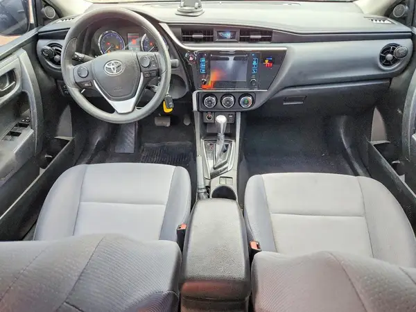 5YFBURHE5JP840977 2018 TOYOTA COROLLA - Image 8
